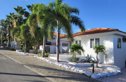 Marbella Estate Jan Thiel fully furnished -  gated community - Jacuzzi - puclic  Pool - Include garden maintenance