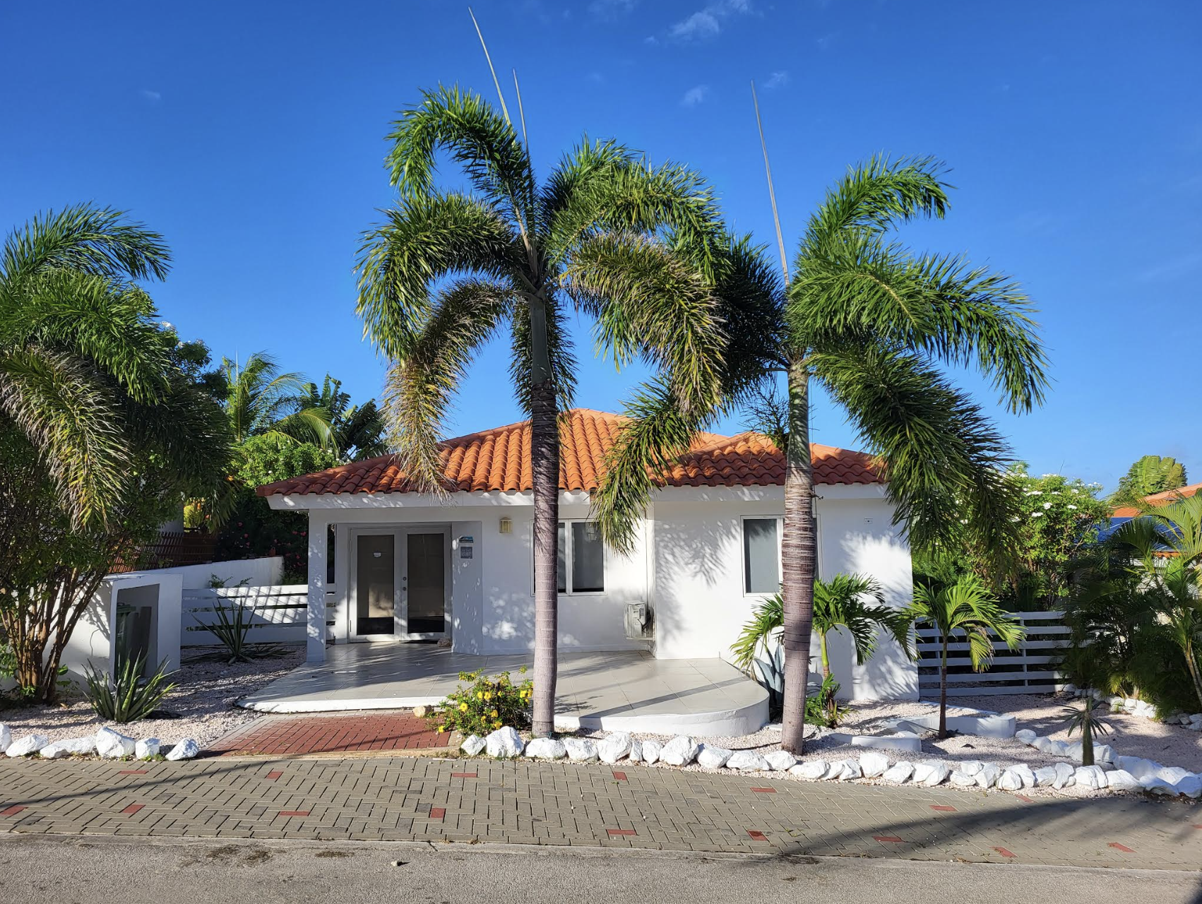 Marbella Estate Jan Thiel fully furnished - gated community - Jacuzzi - puclic Pool - Include garden maintenance Marbella Estate Jan Thiel fully furnished - gated community - Jacuzzi - puclic Pool - Include garden maintenance