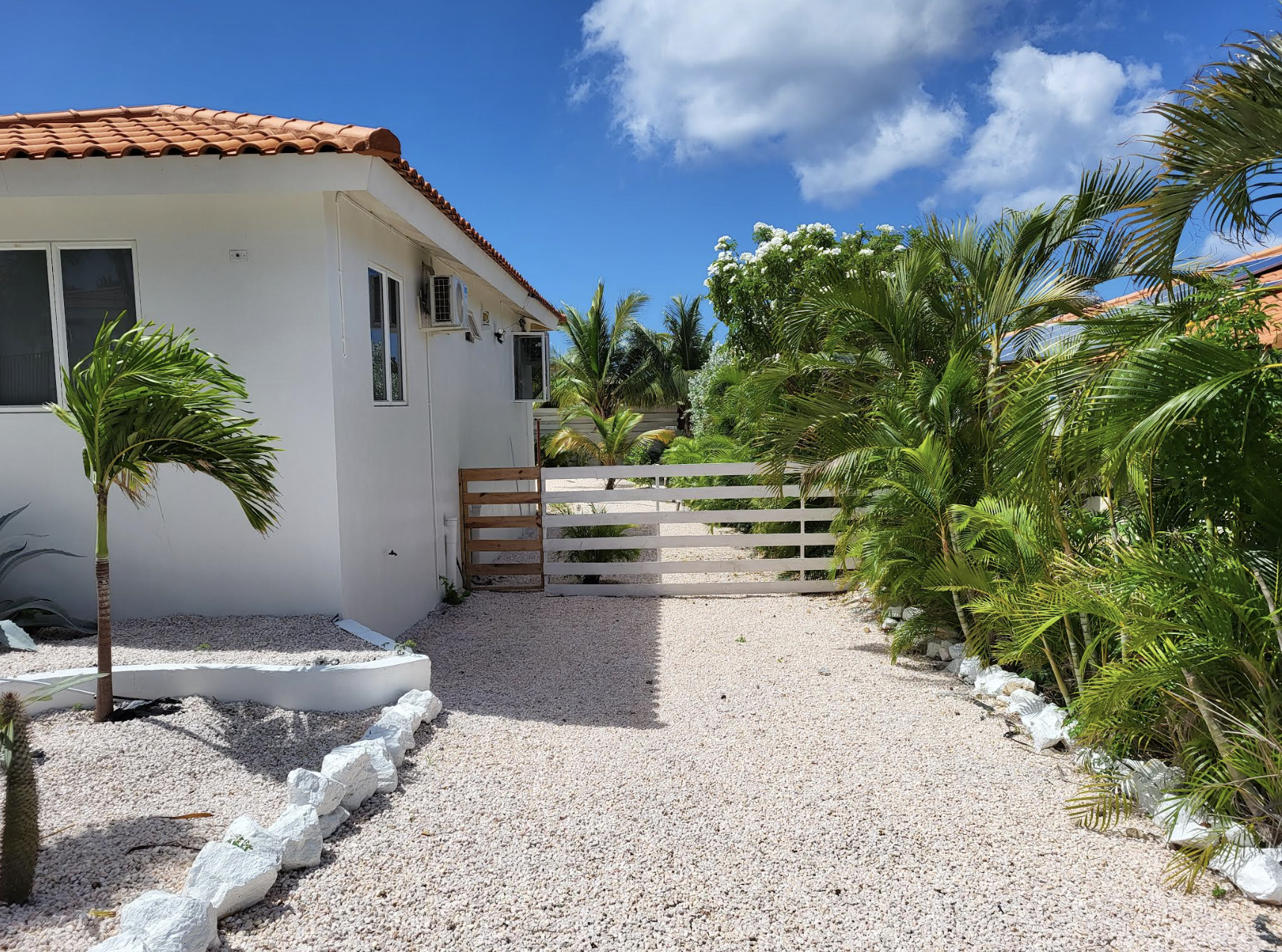 Marbella Estate Jan Thiel fully furnished - gated community - Jacuzzi - puclic Pool - Include garden maintenance Marbella Estate Jan Thiel fully furnished - gated community - Jacuzzi - puclic Pool - Include garden maintenance