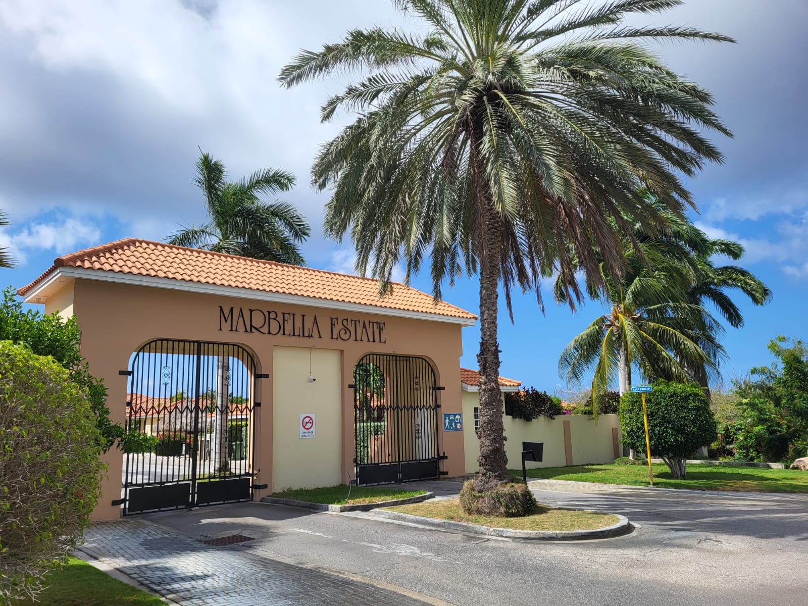 Marbella Estate Jan Thiel fully furnished - gated community - Jacuzzi - puclic Pool - Include garden maintenance Marbella Estate Jan Thiel fully furnished - gated community - Jacuzzi - puclic Pool - Include garden maintenance